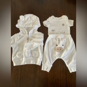 Set of 3 - Newborn Outfit
